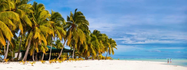 Panorama Mor Och Barn Familj Tropical Beach Aitutaki Island Cooköarna — Stockfoto