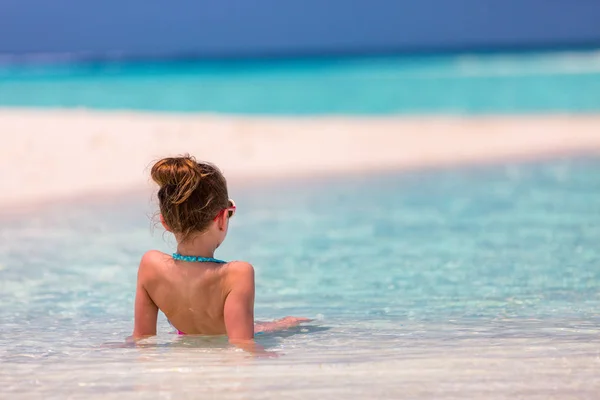 Adorabile Bambina Spiaggia Durante Vacanze Estive — Foto Stock