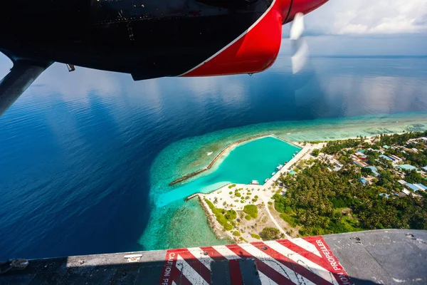 Vista Aérea Isla Tropical Maldivas Vista Desde Hidroavión —  Fotos de Stock
