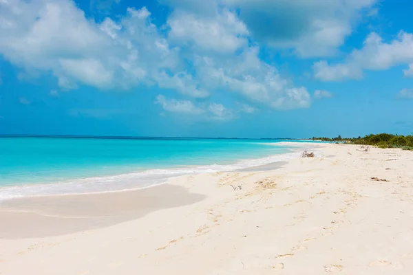 Schöner Weißer Sandstrand Und Karibisches Meer Kuba — Stockfoto