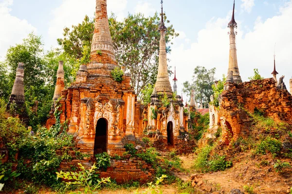 Shwe Indein Pagoda Asırlık Stupas Myanmar Inle Gölü Yakınındaki Hundrets — Stok fotoğraf