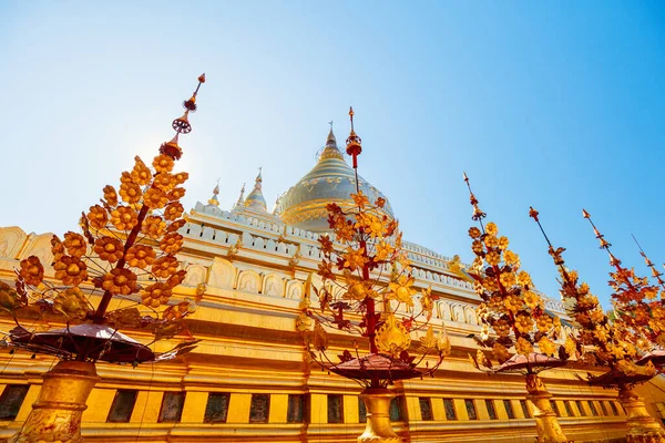 Ouro Impressionante Shwezigon Pagoda Bagan Myanmar — Fotografia de Stock