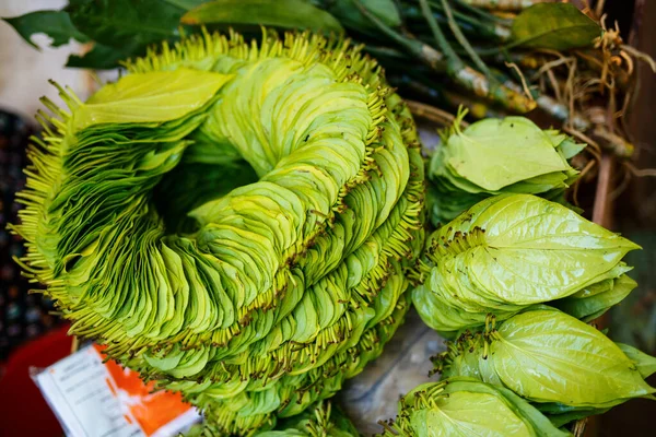 Una Pila Hojas Nuez Betel Dispuestas Habitual Patten Circular Mercado —  Fotos de Stock