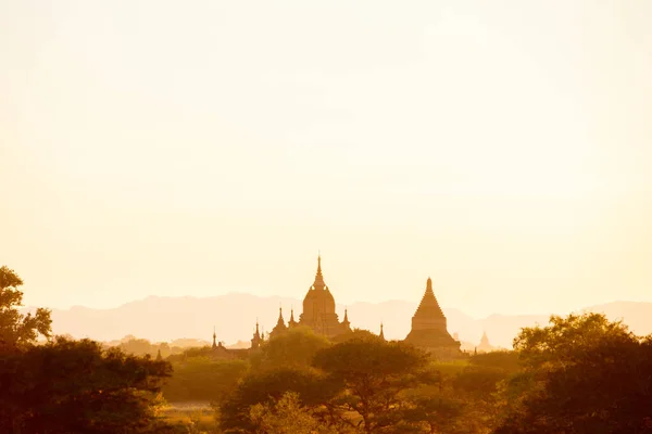 Coucher Soleil Pittoresque Avec Silhouette Temple Ananda Des Milliers Pagodes — Photo