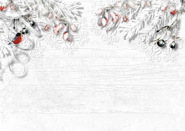 Decoración navideña con ramas de nieve y un pinzón sobre una ba blanca Imagen de archivo
