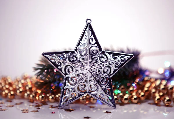 Ασημένια αστέρια για το χριστουγεννιάτικο ντεκόρ — Φωτογραφία Αρχείου