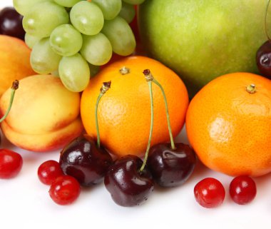 Olgun meyve ve çilek