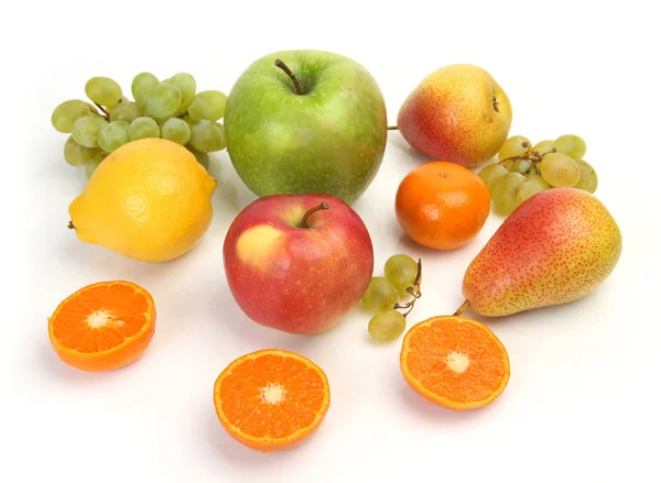 Rijp fruit op een witte achtergrond — Stockfoto