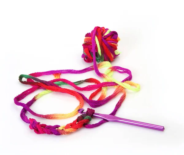 色糸と裁縫用フック — ストック写真