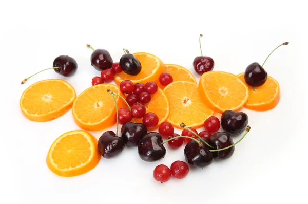 Fruta madura sobre fondo blanco —  Fotos de Stock