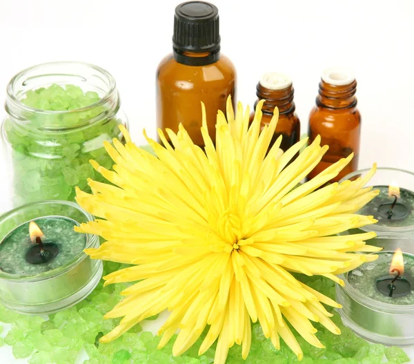 Objetos para aromaterapia e massagem — Fotografia de Stock