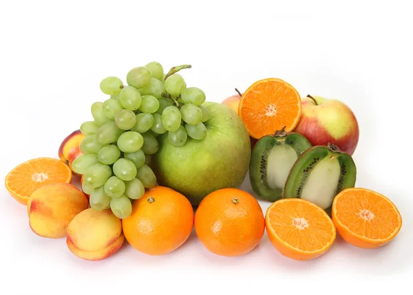 Reife Früchte Auf Weißem Grund — Stockfoto
