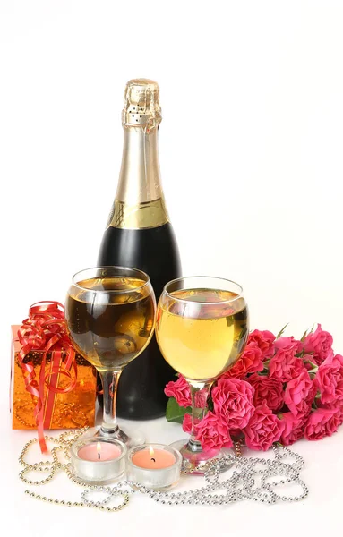 Champagne and pink roses — Stock Photo, Image