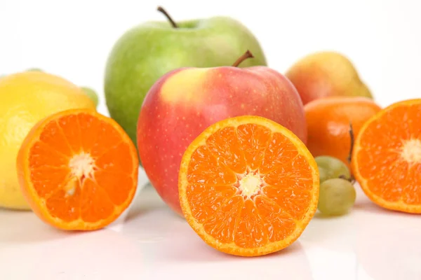 成熟的水果饮食 — 图库照片