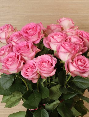 Bir buket güzel pembe gül