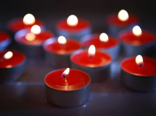 Velas Encendidas Oscuridad —  Fotos de Stock