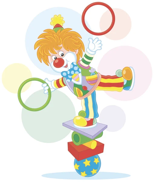 马戏团表演的喜剧杂耍演员 Equilibrist 友好的微笑小丑平衡几个对象和杂耍与箍 一个矢量插图的卡通风格 — 图库矢量图片
