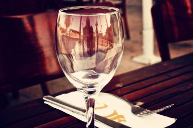 kadehinin yansıması