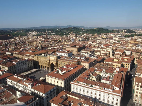 Luchtfoto van de rode daken van Florence — Stockfoto