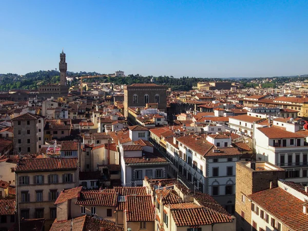 Luchtfoto van de rode daken van Florence — Stockfoto