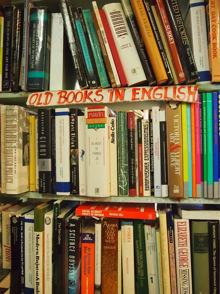 Livros antigos da livraria Acqua Alta . — Fotografia de Stock