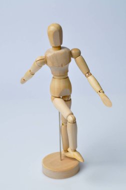 farklı duygular ve farklı pozlar ahşap manken