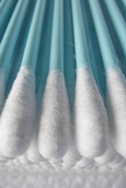 Bir yığın temiz kulaklık.