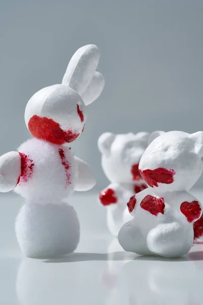 Bloody Navidad Temible Escena Celebración Animales Blancos Liebres Osos Hechos —  Fotos de Stock