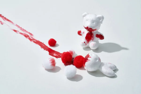 Krvavé Vánoční Strašidelné Oslavy Scény Bílá Zvířata Zajíci Medvědi Plastu — Stock fotografie