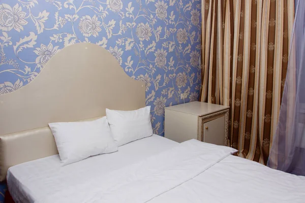 Luksusowa sypialnia w stylu vintage — Zdjęcie stockowe