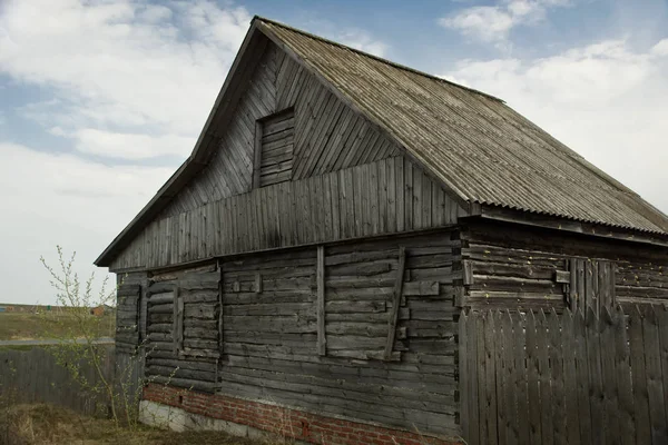 Abandonado assombrado casa velha — Fotografia de Stock