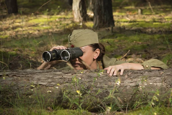 Žena v uniformě Rudé armády z druhé světové války. — Stock fotografie