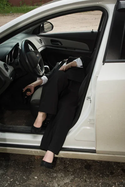Mulher de negócios morta no carro — Fotografia de Stock