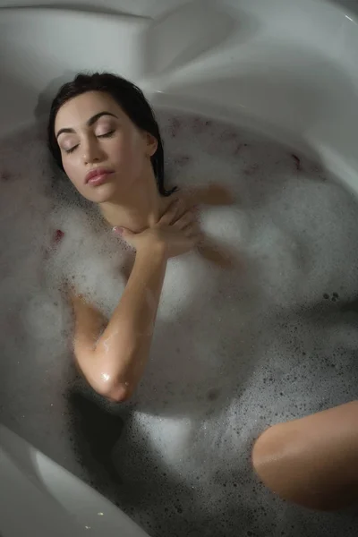 Beautiful sexy woman in a  bathroom — Stock Photo, Image