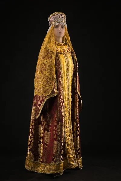 역사적인 드레스 한 벌에 러시아 여왕 — 스톡 사진
