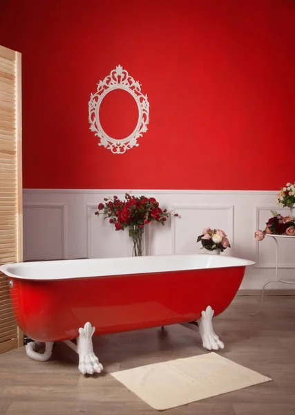 Röd badrum inredning — Stockfoto