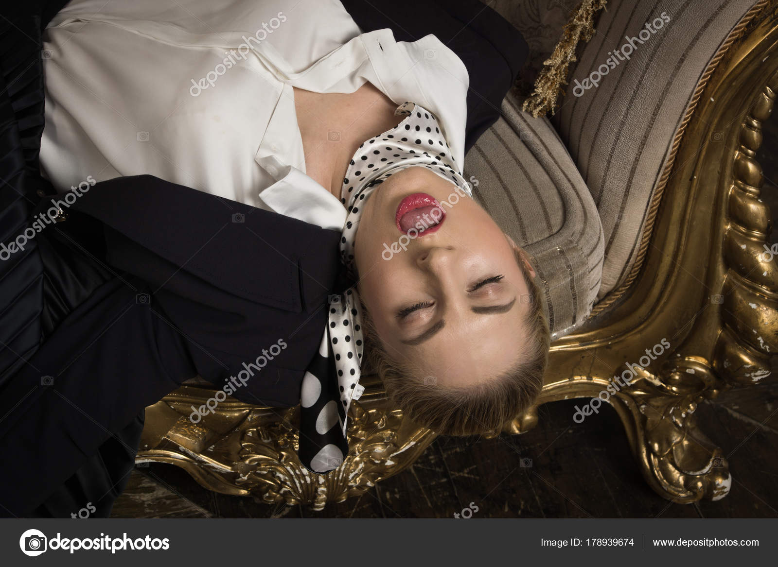 Лицо задушенной девушки. Лицо задушенной девушки. Девушка убитая в кожаном. Задушенные красивые женщины фото. Лицо задушенной девушки.