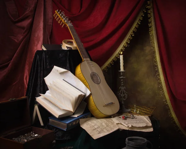 Музыкальный натюрморт в стиле Ренессанса — стоковое фото