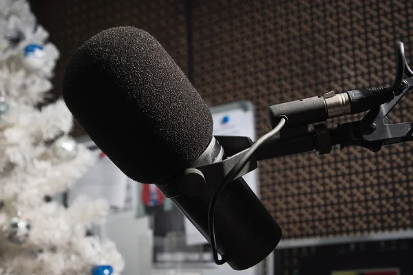 Mikrofon w studio radia — Zdjęcie stockowe
