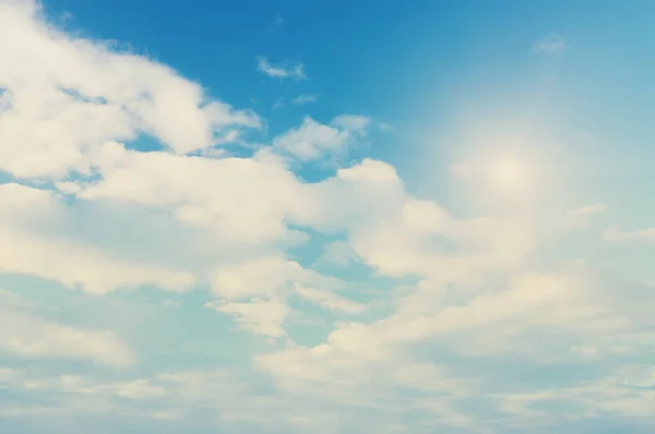 เมฆท้องฟ้าฤดูร้อน — ภาพถ่ายสต็อก
