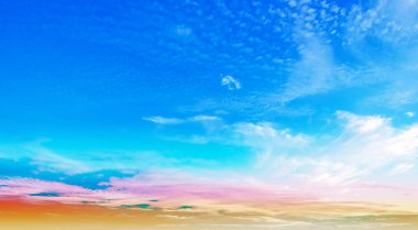 Gökyüzü ve bulutlar güzel yaz