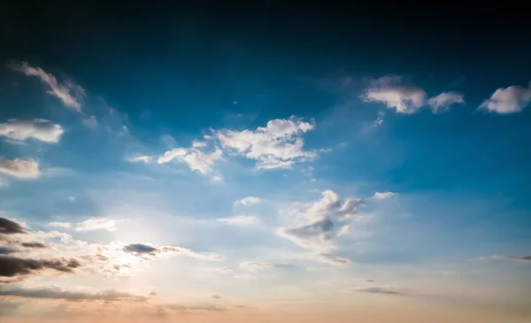 Céu e nuvens — Fotografia de Stock