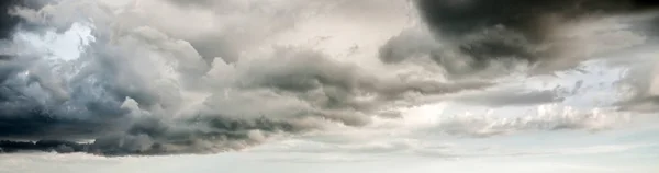 Ciel et nuages panorama tropical — Photo