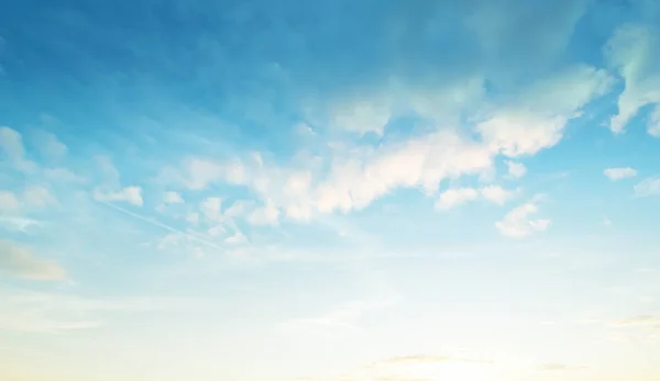 Colori nel cielo e nelle nuvole — Foto Stock