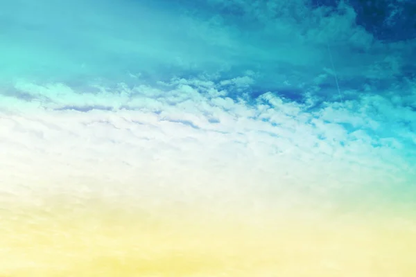 Färger i himmel och moln — Stockfoto