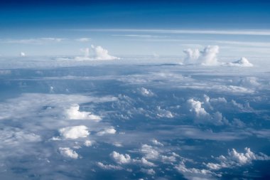 Bulutlar gökyüzü atmosfer panorama içinde