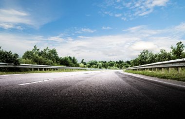 Yol yol ileri yönde