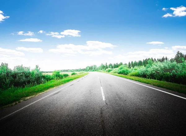 Caminho de estrada para a frente — Fotografia de Stock