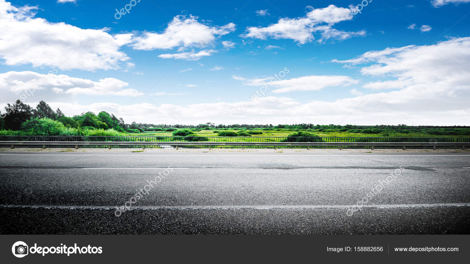 Hermoso camino de carretera — Foto de stock #158882656 © 1xpert, image size:1600x900