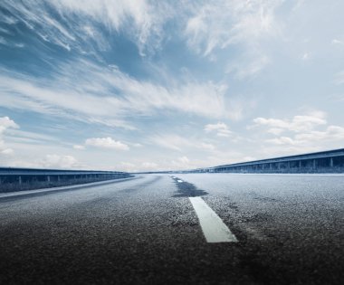 Yol yol ileri yönde